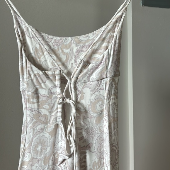 Aritzia dreamweaver dress floral pattern - Picture 3 of 3